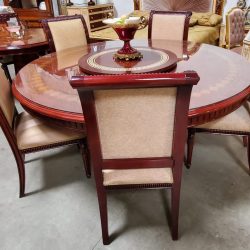 Classic Europe Round Dining Table by Mueble design