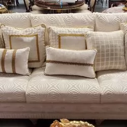 Beautiful Hand stitched Italy Sofa by Asnaghi