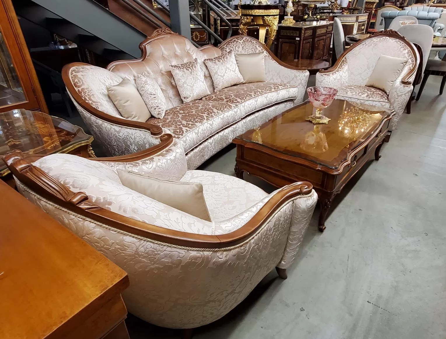 Schaduw Langwerpig huilen Beautiful Wood carved Classic sofa set by Pierre 2022