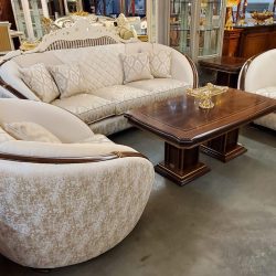 Hand carved Elegant Italian Sofa by Arredoclassic