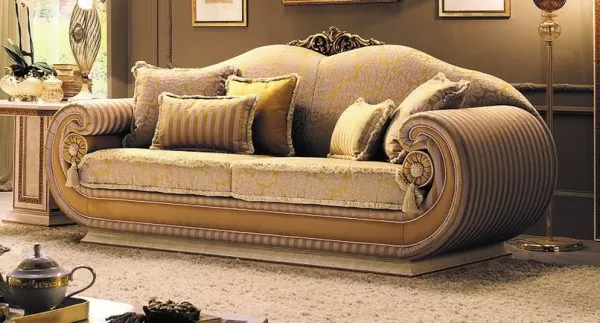 Classic Italian Leonardo Sofa With Cylinder Cushion by Arredoclassic
