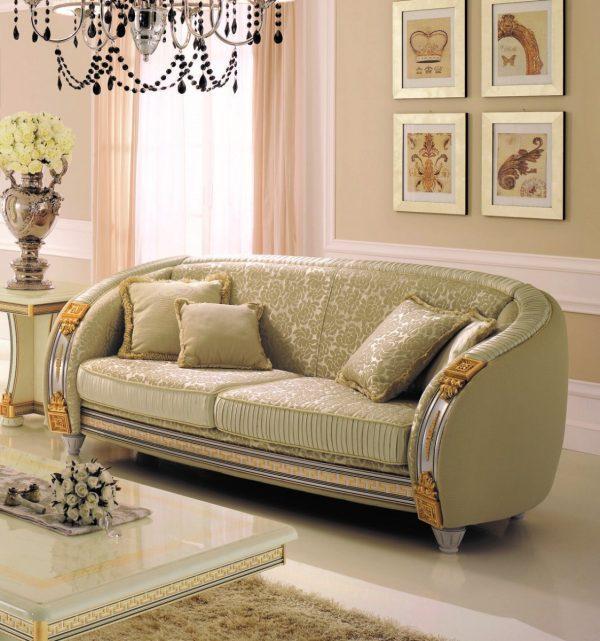 Elegant Hand carved Italic Sofa by Arredoclassic