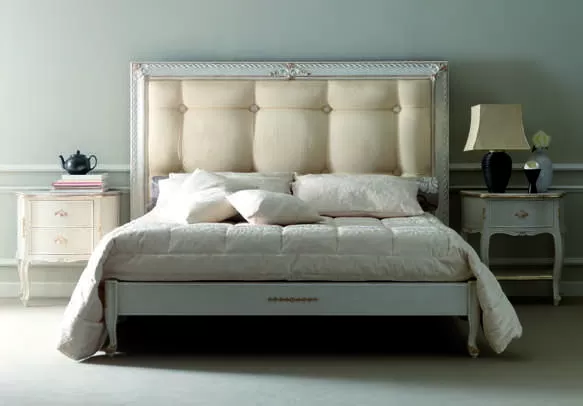 Hand carved Classic Bed By Florence Art