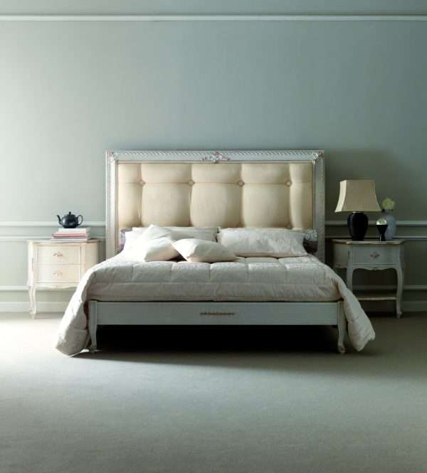 Hand curved Classic Bed By Florence Art