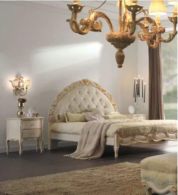 Elegant Italian Hand carved bed by Florence Art