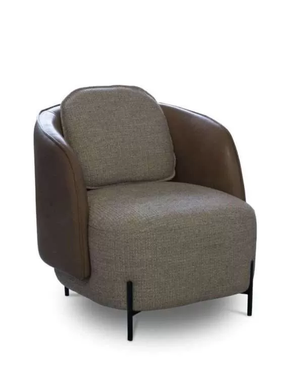 Elegant Modern Italian Armchair by Cubo Rosso