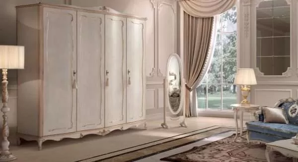Classic Italian carved Wardrobe by florence Art.