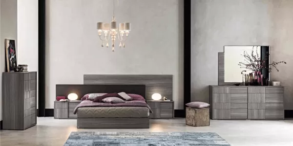 Modern Italian Luxury bed by Status