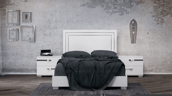 Modern Beautiful Italian Bed by Status