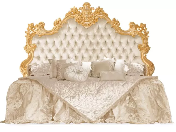 Hand Curved Classic Italy Bed