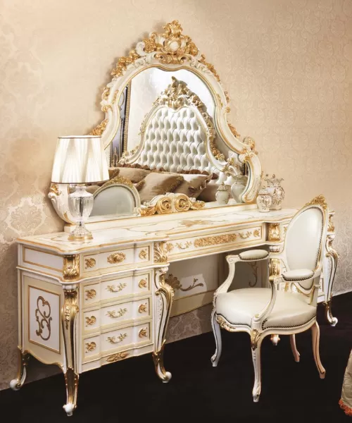 Beautiful Classic Golden Mirror - Skia Collection