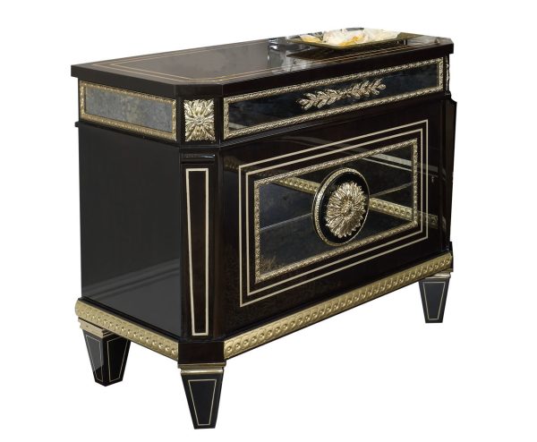 Classic Meticulous Italian Night Table - Richmond Collection