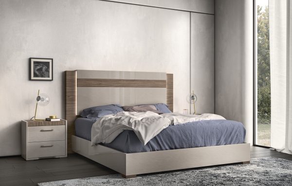 Luxurious Contemporary Bed