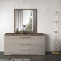 Luxurious 3-Drawer Dresser