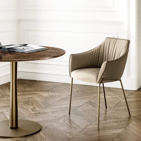 Era Padded Armchair with 4 Metal legs, Eforma Collection